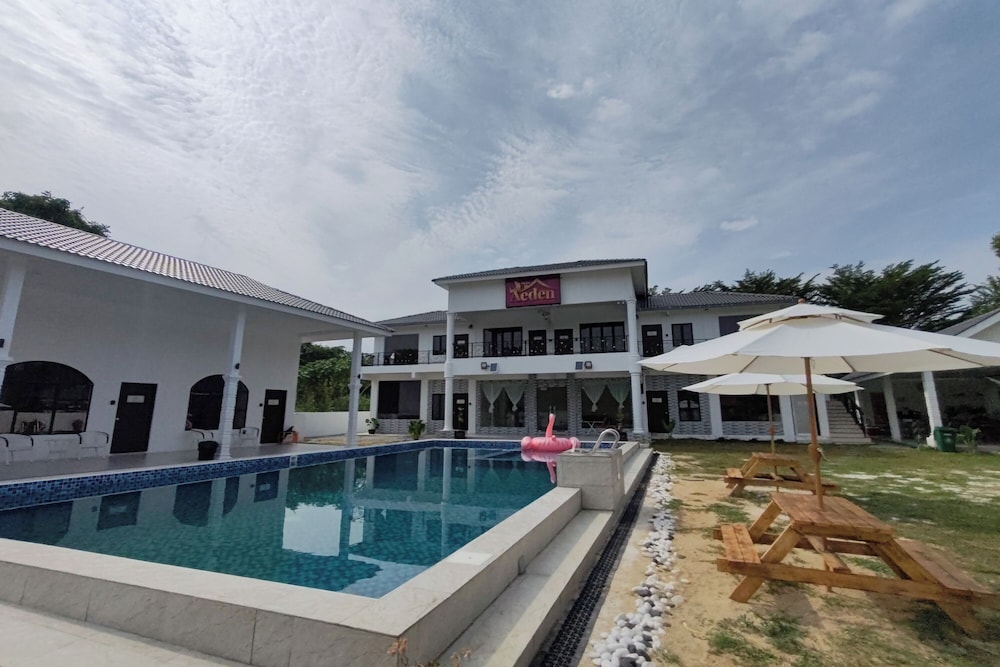 Grand Aeden Villa