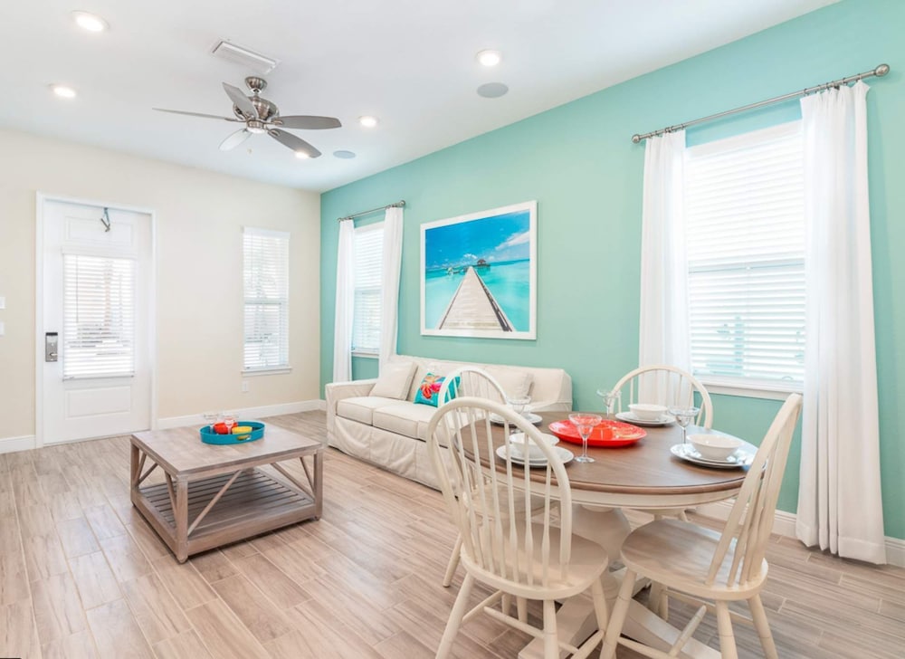 Parrotfish Place Stay for 6!