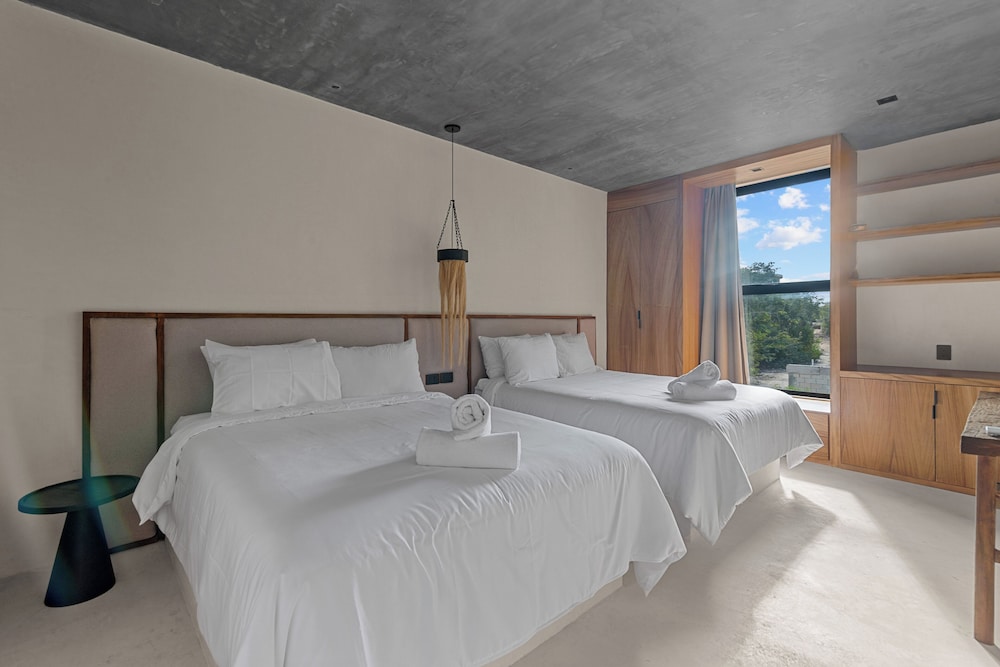 Casa Luna Twin VIP Luxury 2 Pools & Concierge