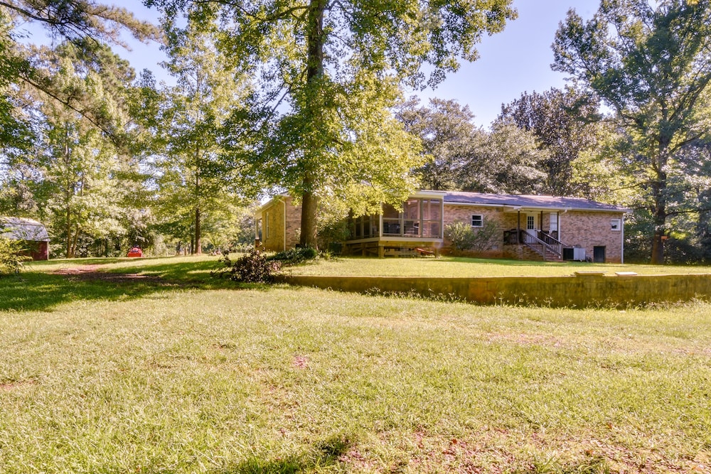 Charming Duplex: 12 Mi to UGA & Sanford Stadium! view 3