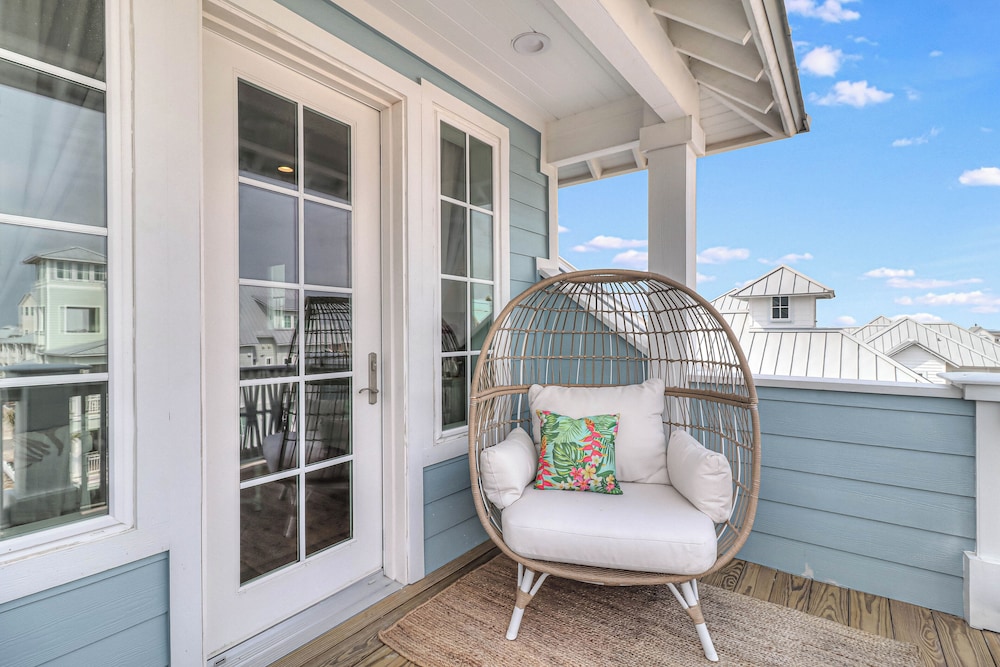Beach Grace 204 TAI