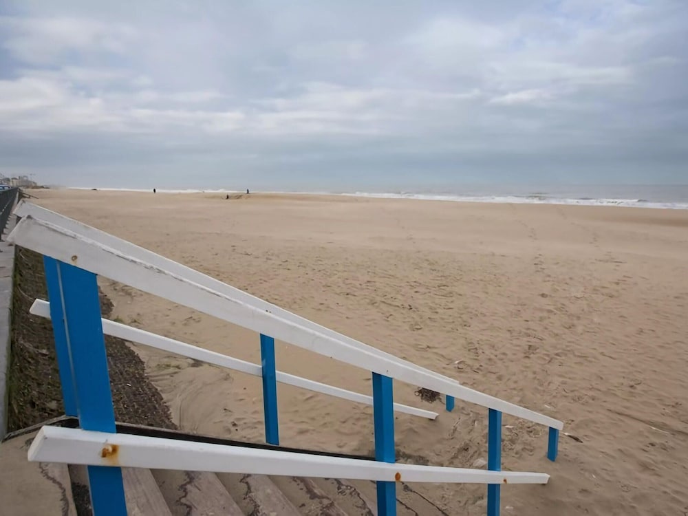 Beachfront Bliss With Parking
