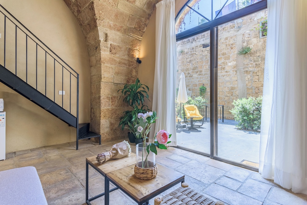 Casa Batroun Lofts