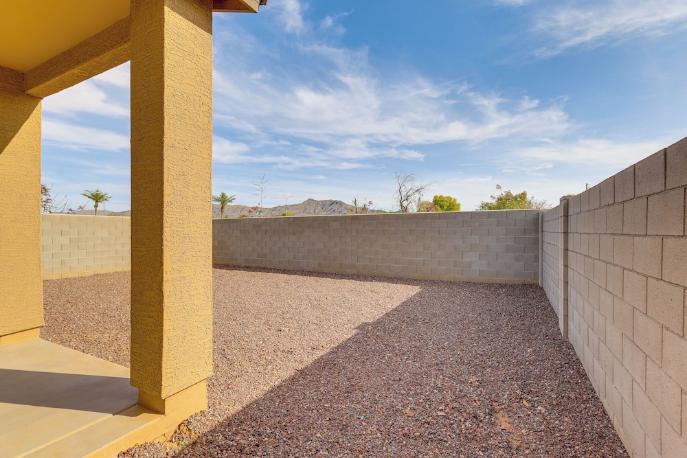 10 Mi to Downtown: Home Near Hiking in Phoenix!