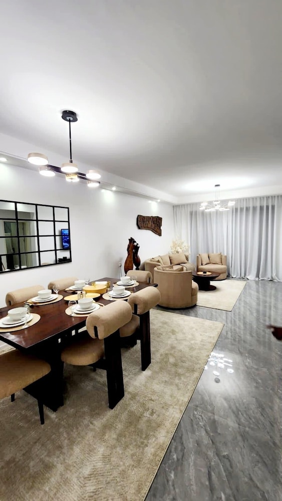Da'Bryl Luxury Suites view 3