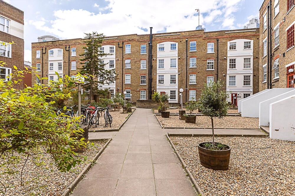 Stylish East London Flat Near Spitalfields Market