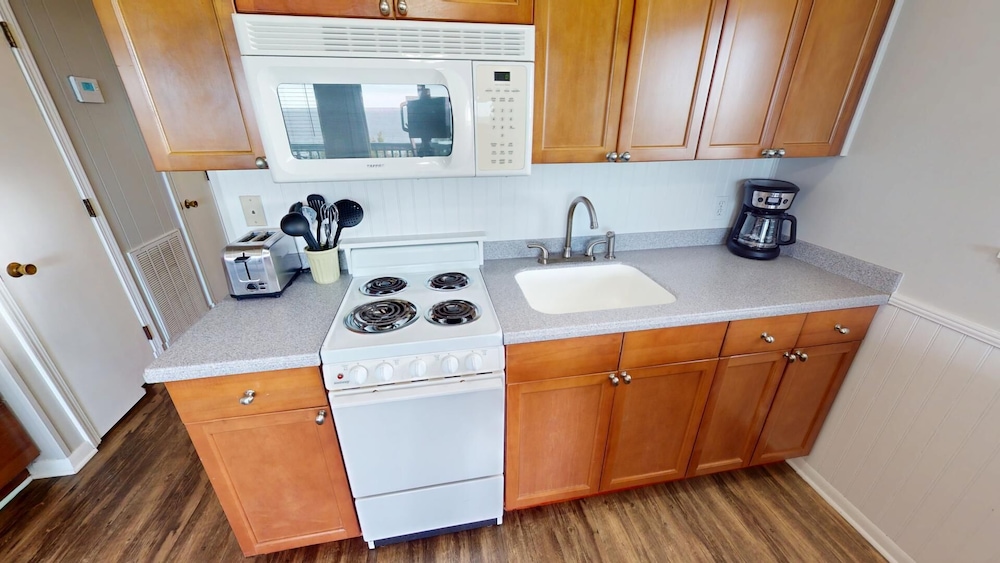Beach Racquet B by Tybee Vacation Rentals