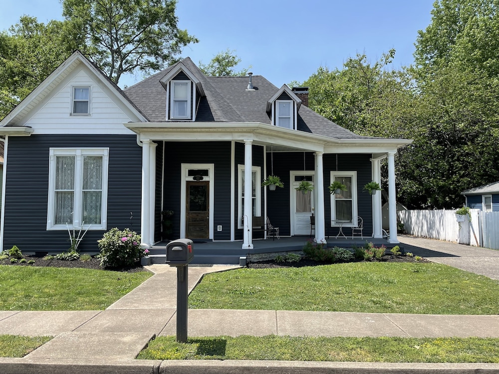 Carriage Lane Inn
