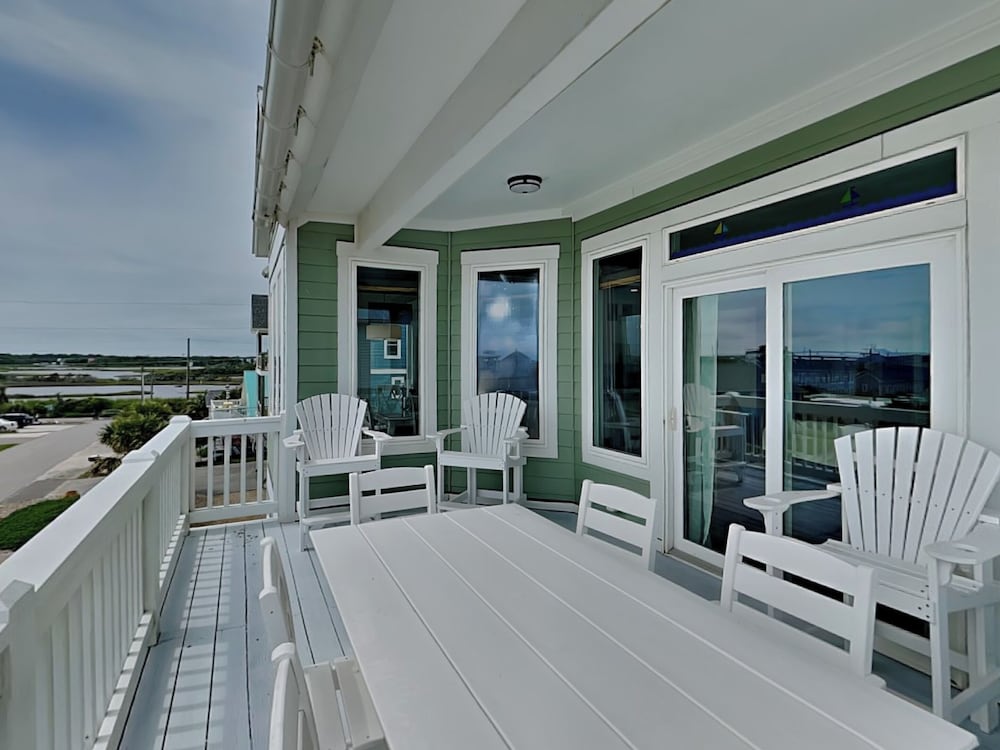 Shore Sounds Fun by Topsail Realty