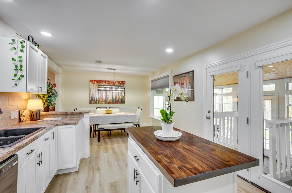 Conroe Home w/ Enclosed Deck: Pets Welcome! - Property Image 3