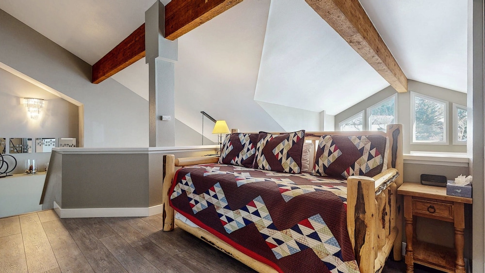 Snowcreek V #888 3 Bedroom Condo