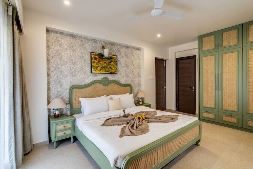2BR w Pool Sauna 2km to Baga Calangute Beach
