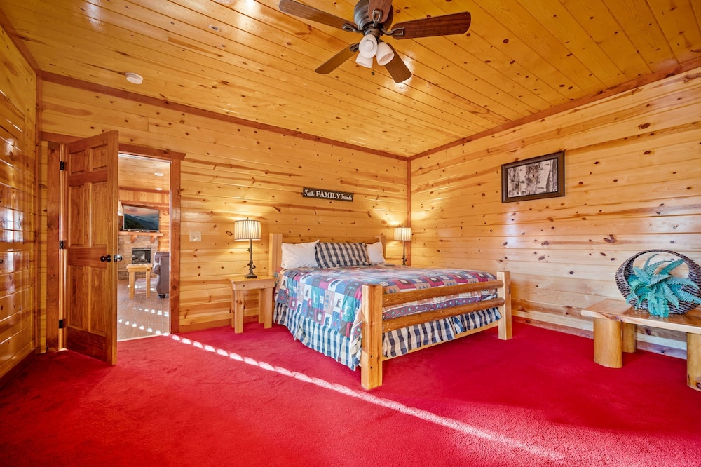 Exquisite Getaway w Indoor Pool Theater