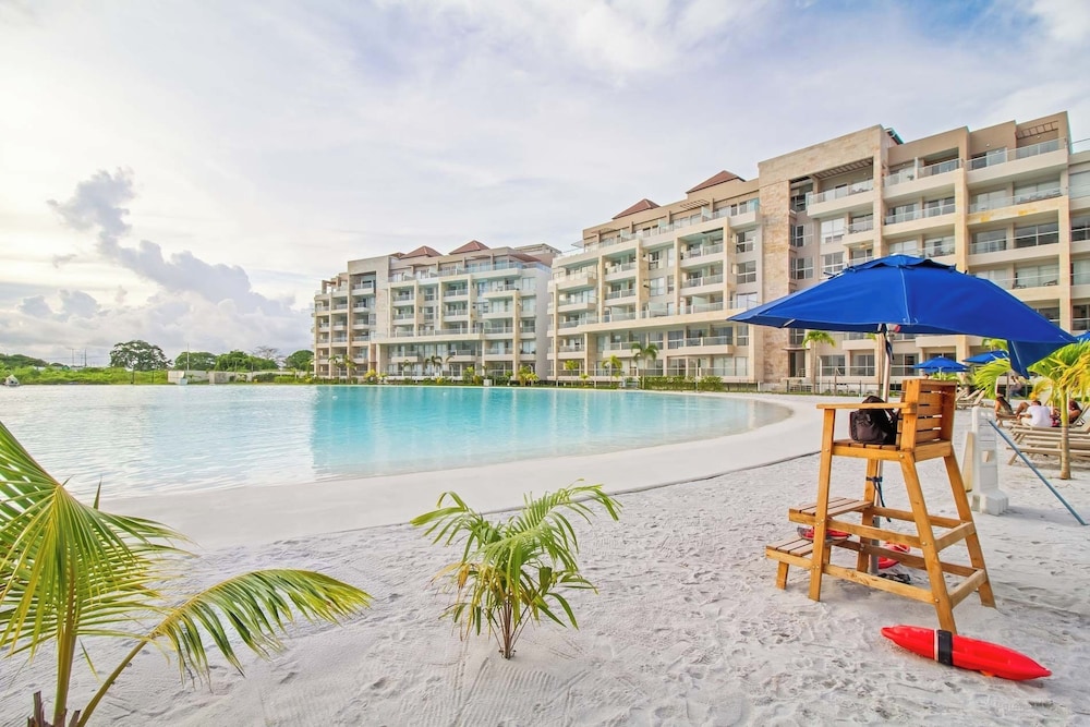 Baia Kristal Cartagena By HostPro