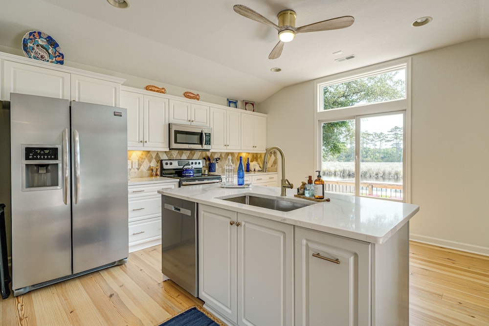 Private Beach Access & Hot Tub: Kitty Hawk Haven