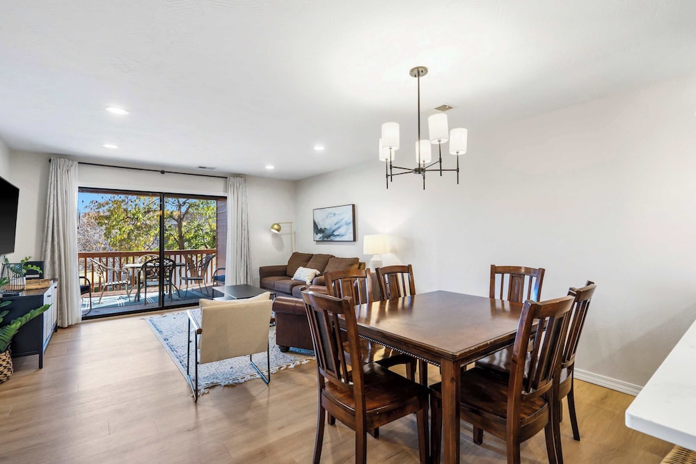 Avondale Hideaway Condo for 6