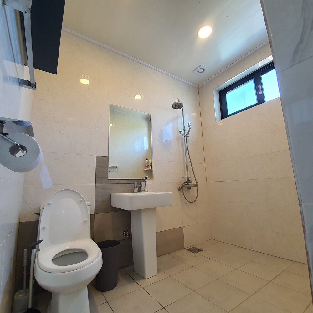 On The Stone Guesthouse 1 - Hostel 16