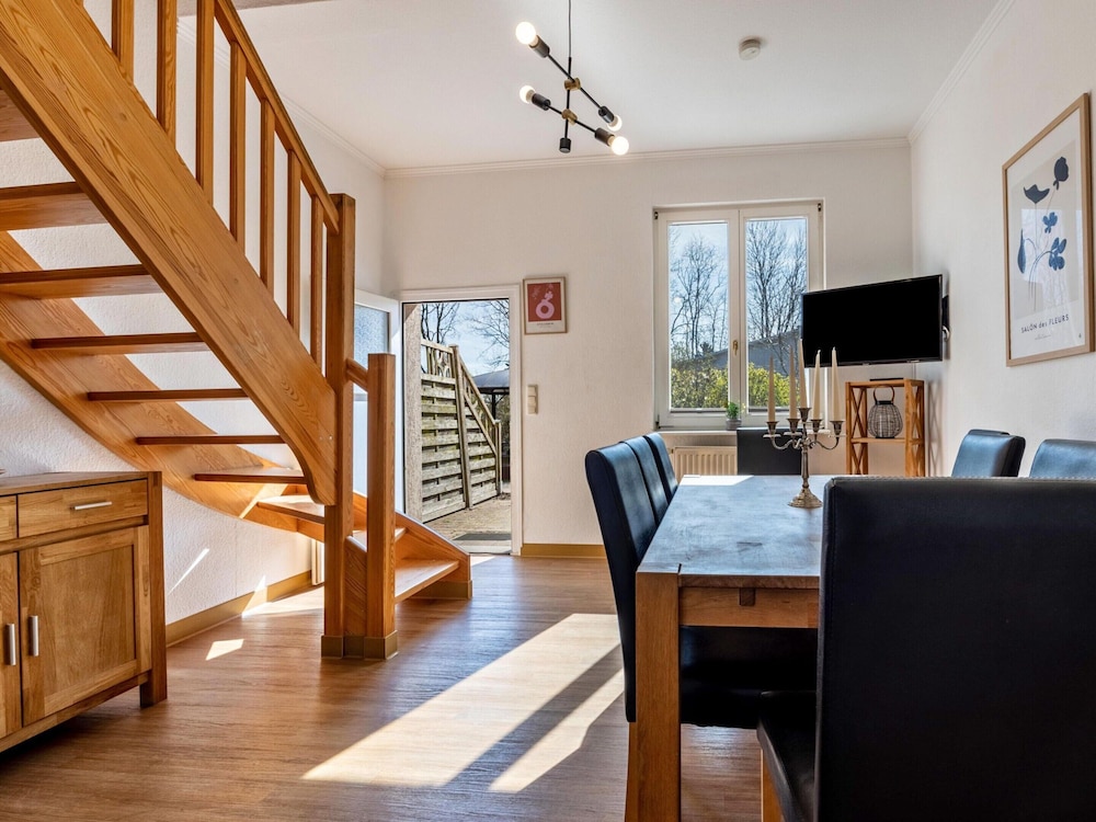 Apartment by Lake Muritz With Marina Views