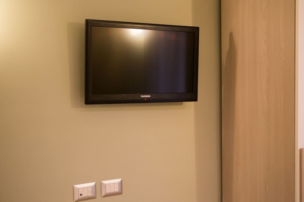Mikale Rooms