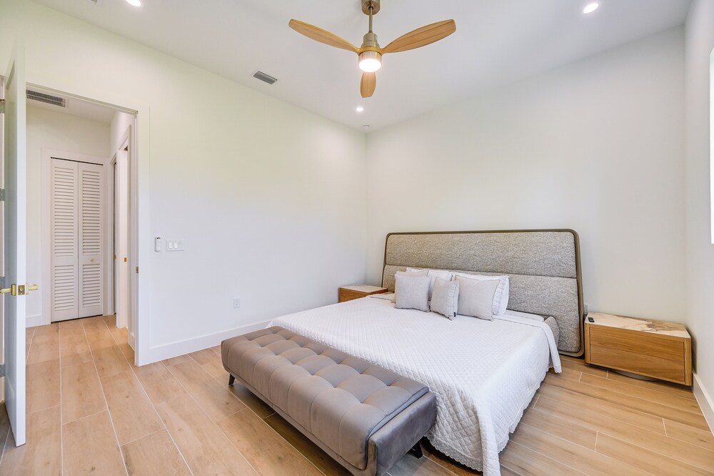 3 Mi to Naples Beach: Luxurious Home w/ Pool!