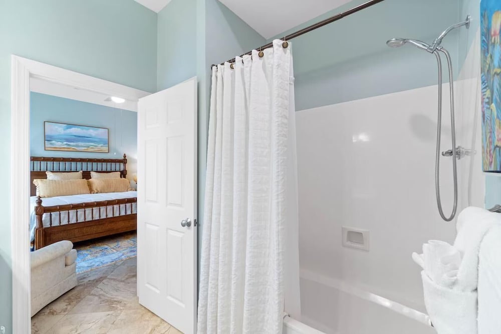 Pavilion Palms 203c