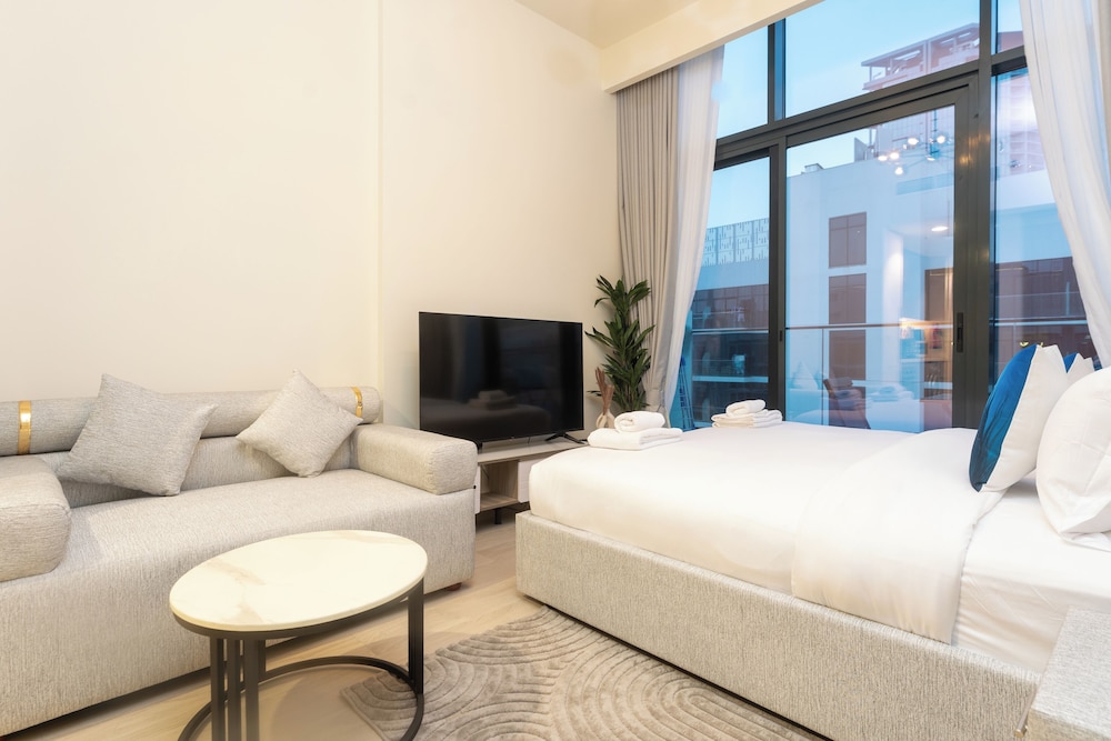 Chic Studio Retreat in Meydan City