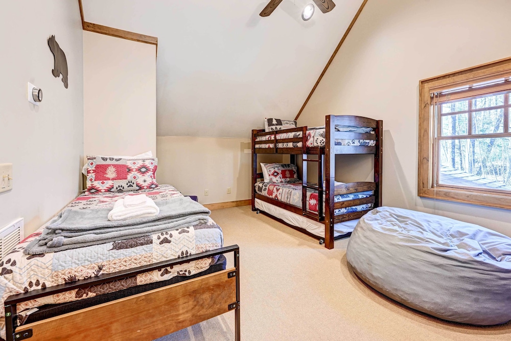 Spacious Cashiers Vacation Rental on Golf Course!