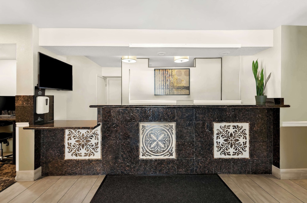 Los Banos Vacations - Best Western Executive Inn - Property Image 4