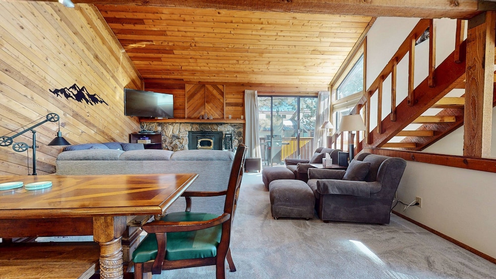 Mammoth Sierra Townhomes #38 3 Bedroom Condo