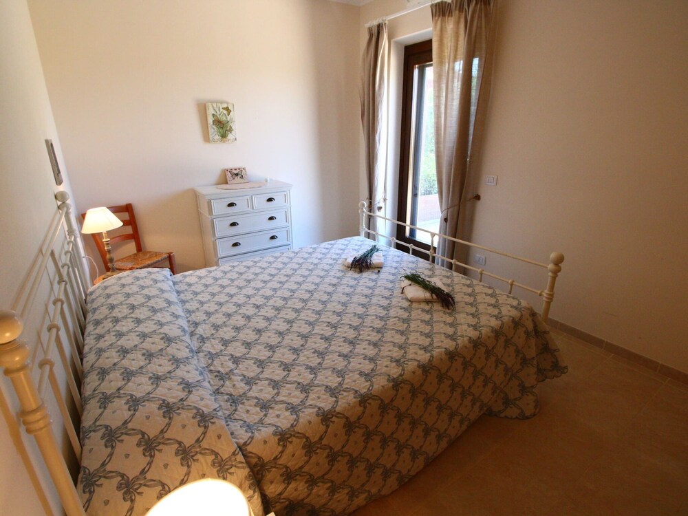 Farmhouse in Montalto Near Sandy Beaches view 2