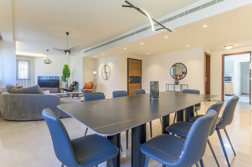 Achrafieh Gate - Modern 3-BR Apartments