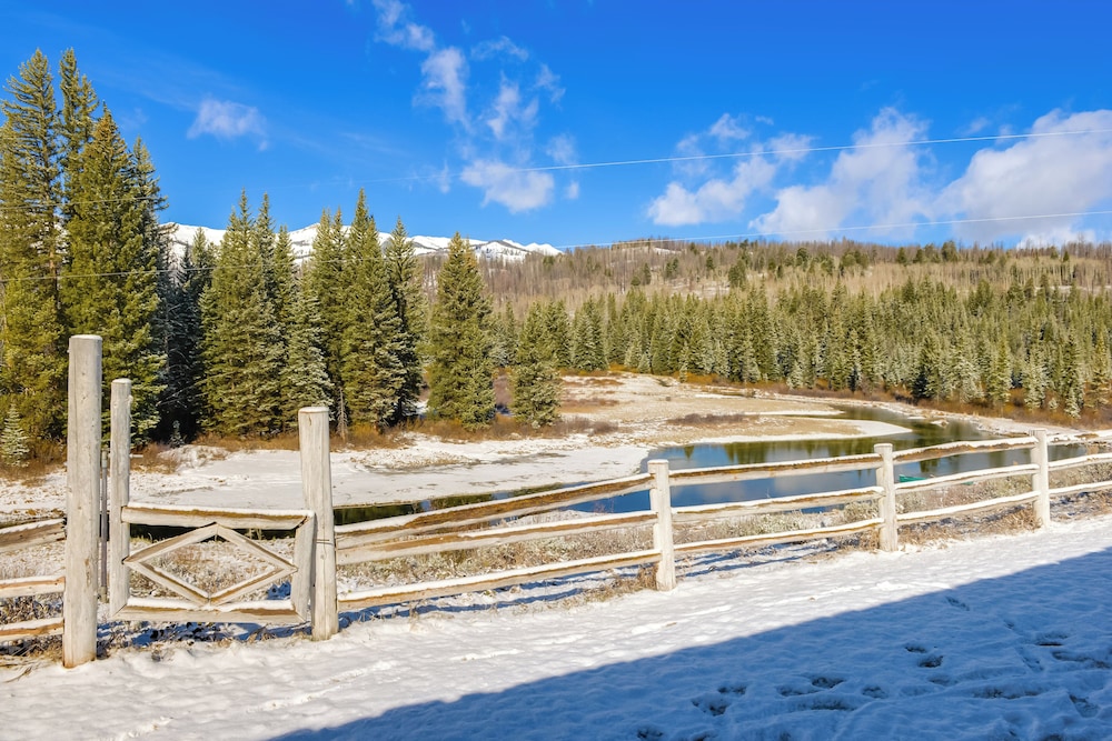 The Bunkhouse in Bondurant: Pet Friendly view 5