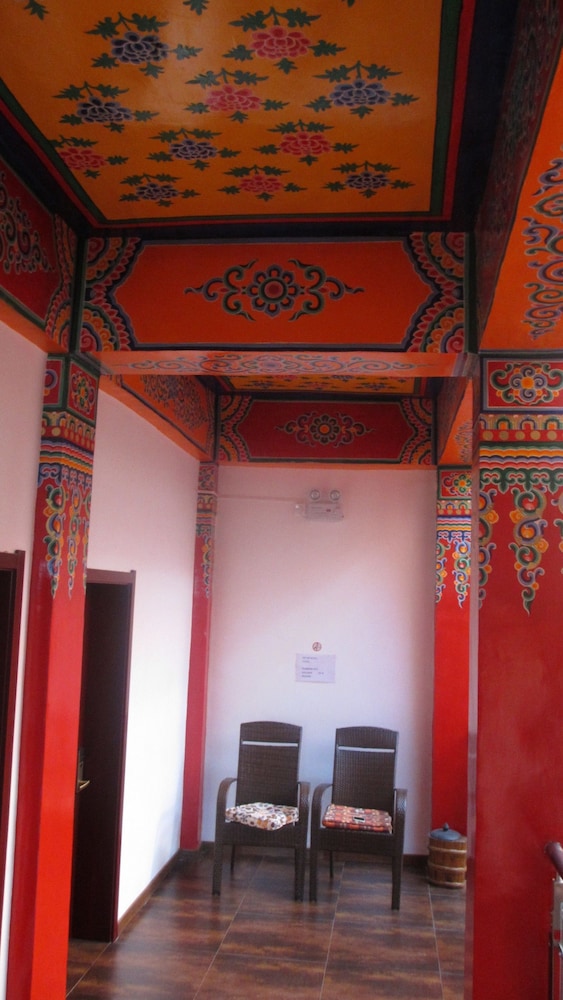 Nirvana Hotel - Hostel