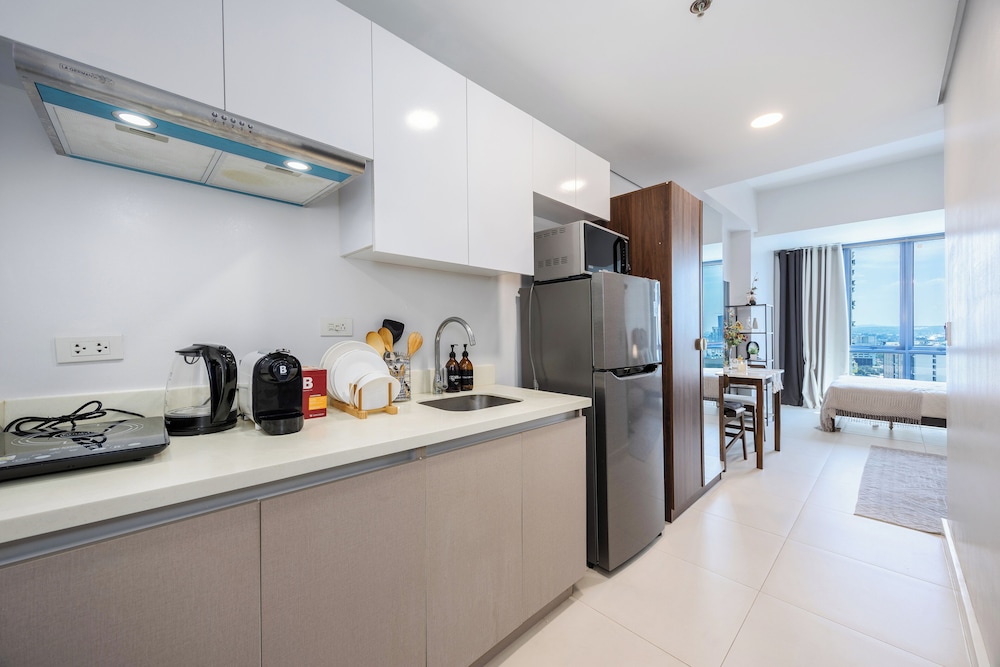 Virgo Nest Rentals - 38th Park Ave, IT Park Cebu - City View