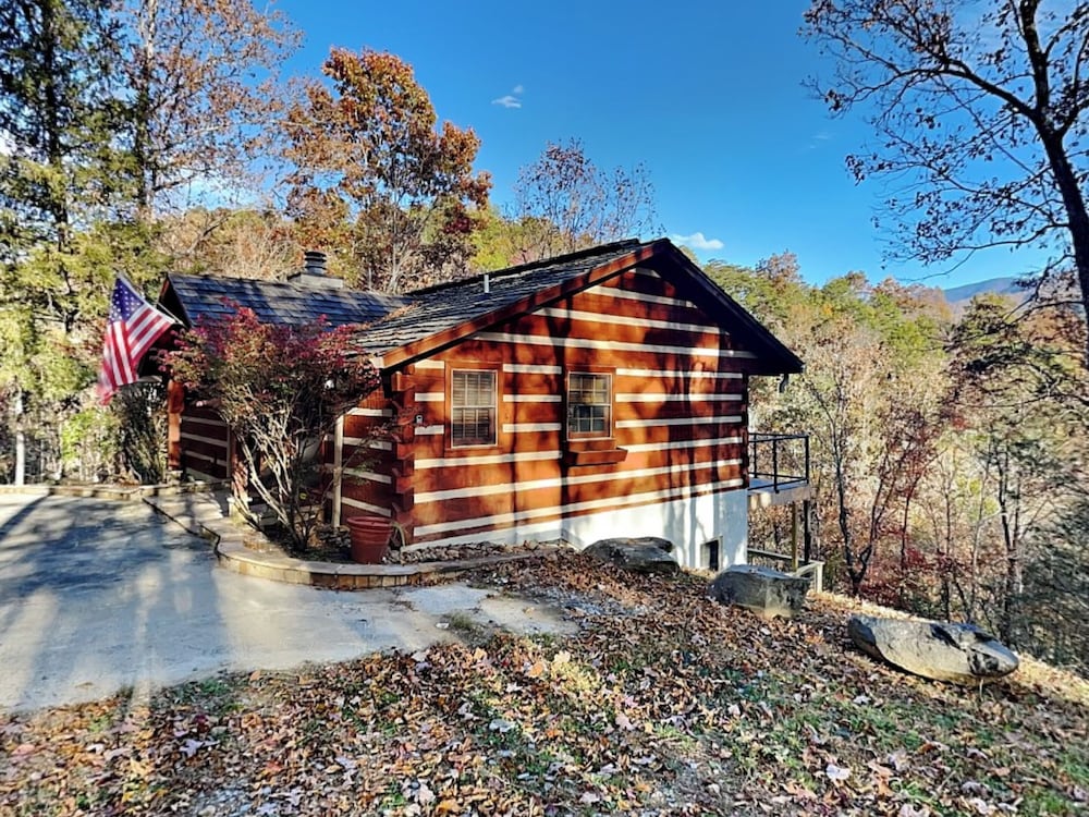 Alexander's Lookout by Jackson Mountain Rentals