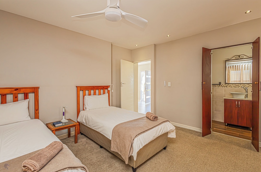 Seasons of Serenity, Langebaan 8-sleeper