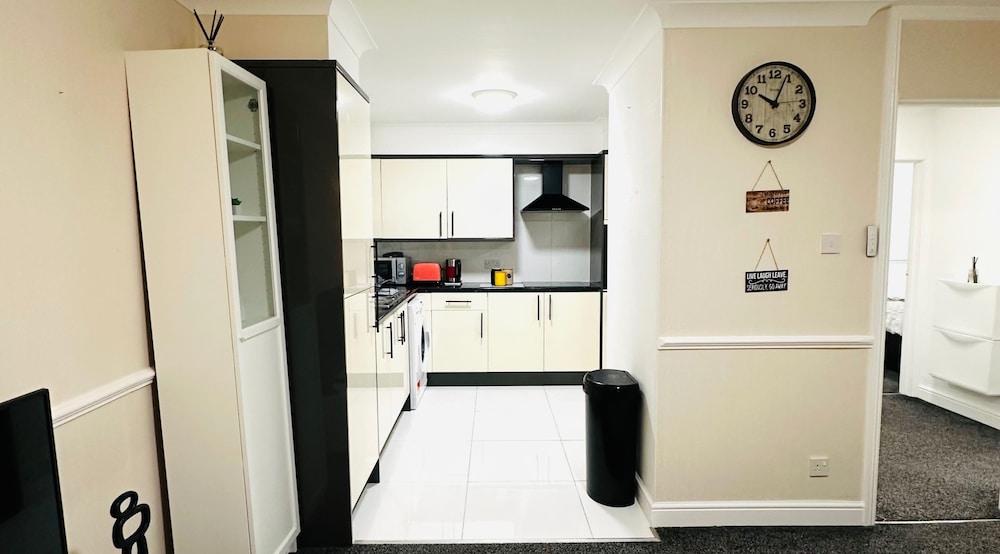 Ibate Apartments - Cozy 2 Bedroom Home