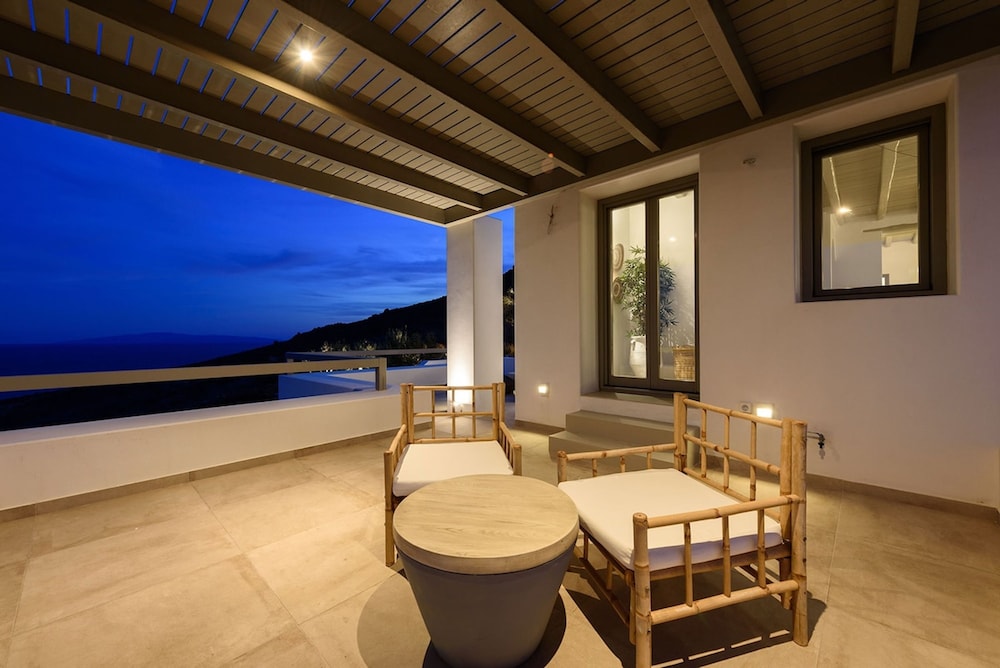 Rising Sun sea View Villa Near the Beach Paros