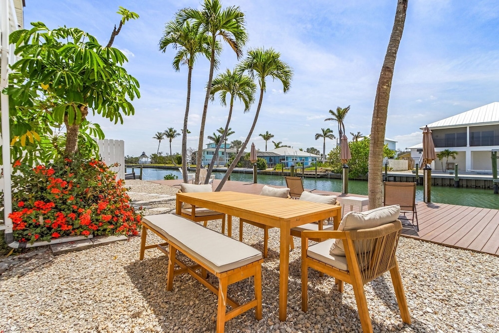 21591 Waterfront Duplex With Pool And Spa 2 Bedroom Home