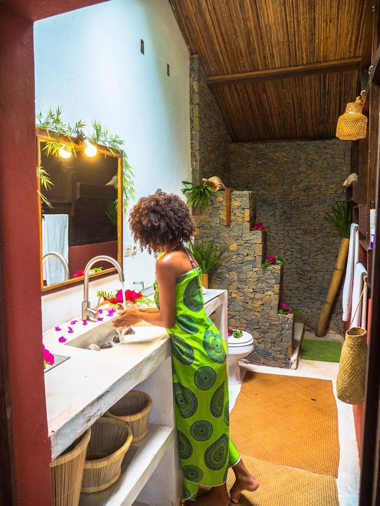 Ravoraha Ecolodge