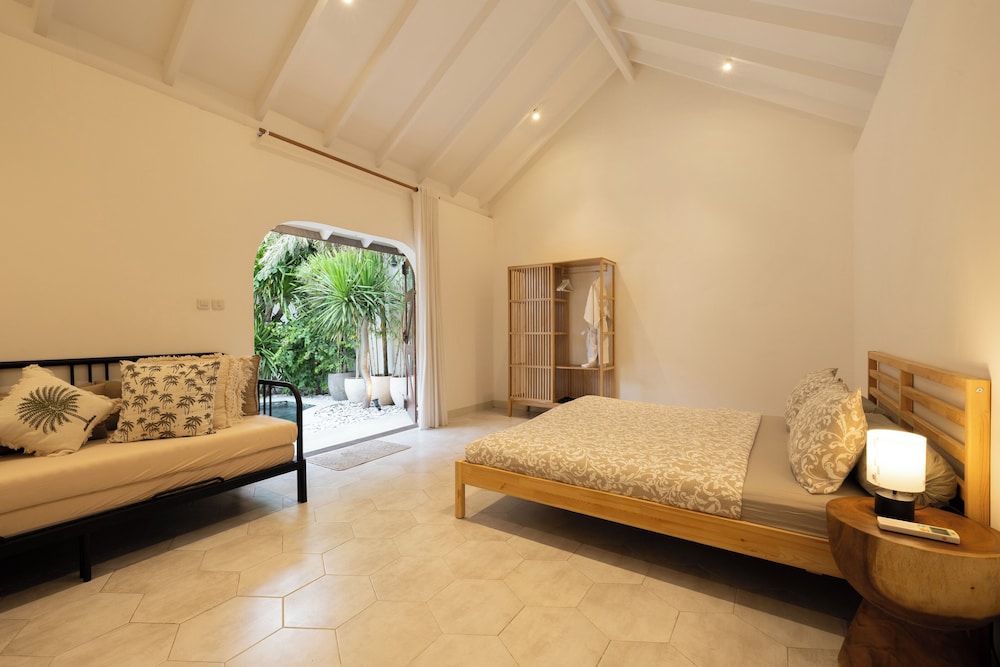 Charming Two Bedroom Villa Near Seminyak