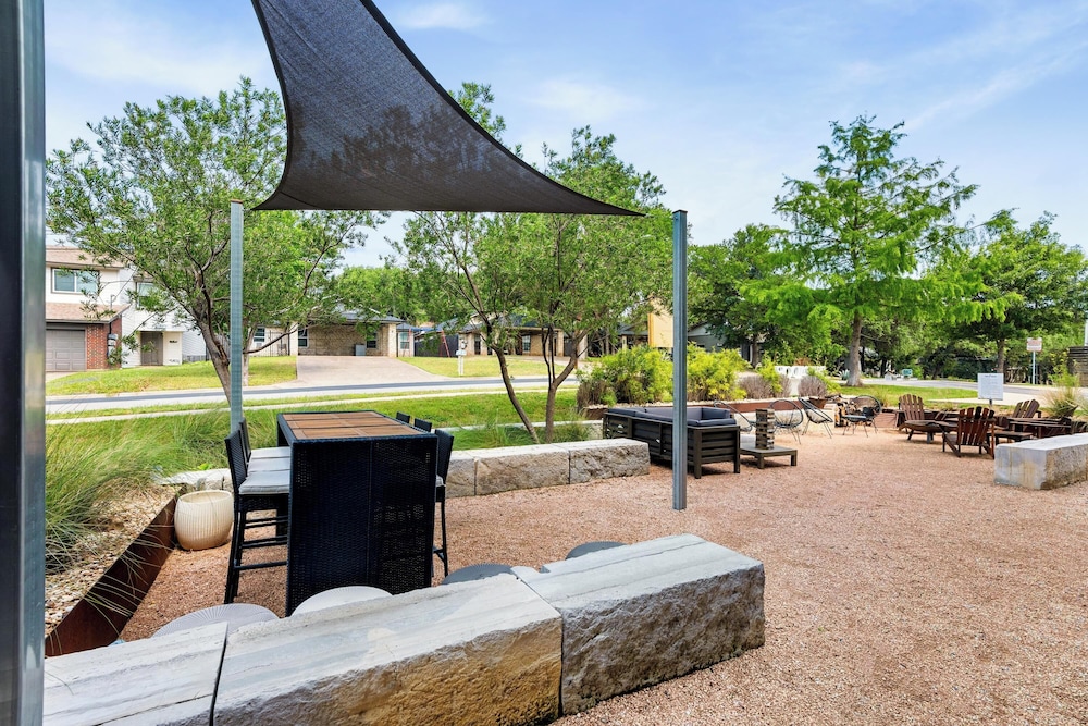 Rare 2BR in Prime Location