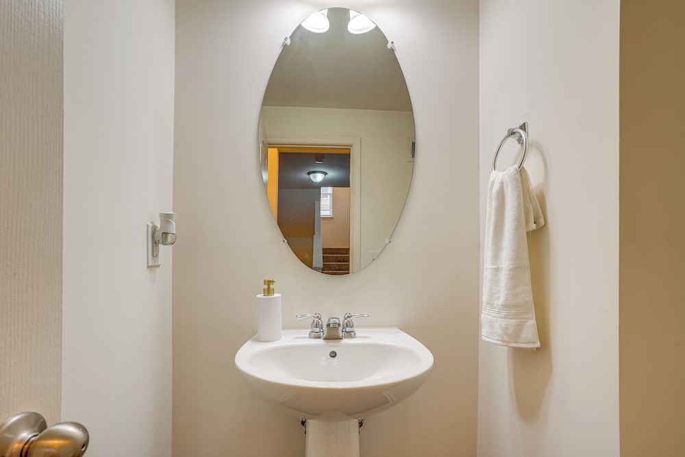 Centrally Located Home in Fredericksburg!