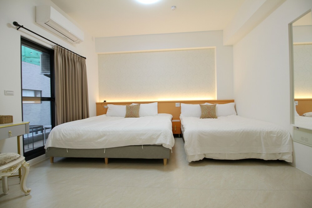 Mooon House