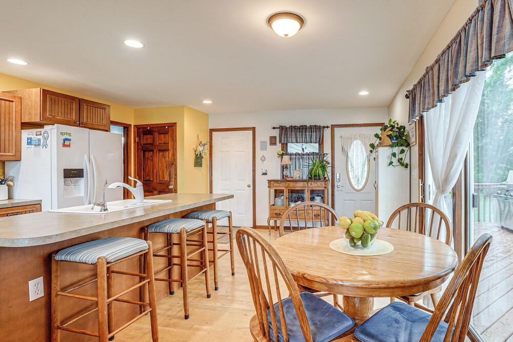 Garage Game Room, Bar: Coldwater Lake House!