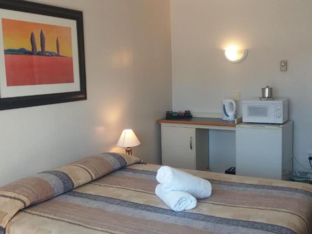 Raymar Motor Inn