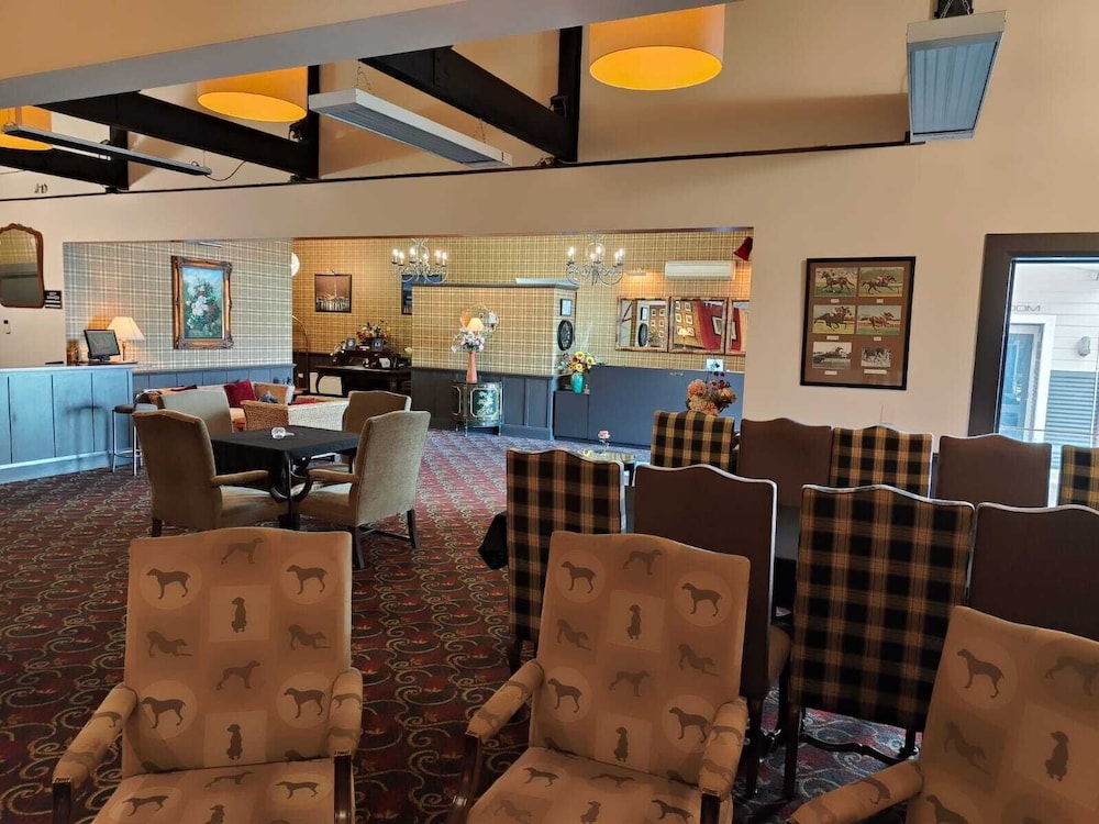 Gateway Motor Inn