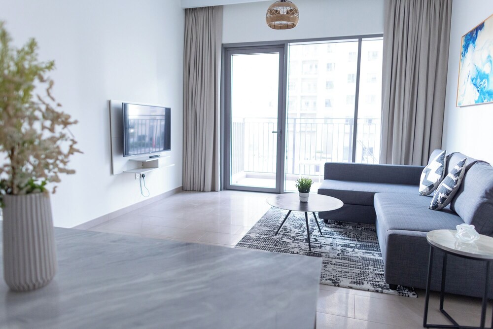 HAPPY SEASON I Park Heights 2 Dubai Hills 1BR