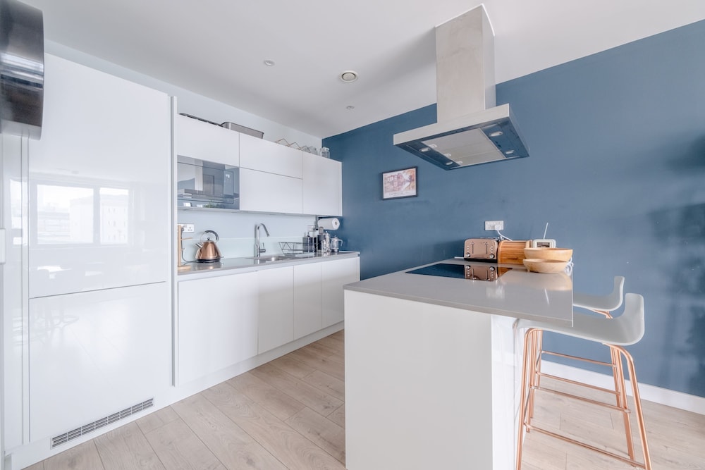 Light & Spacious 1bedroom Flat With Balcony - Mile End