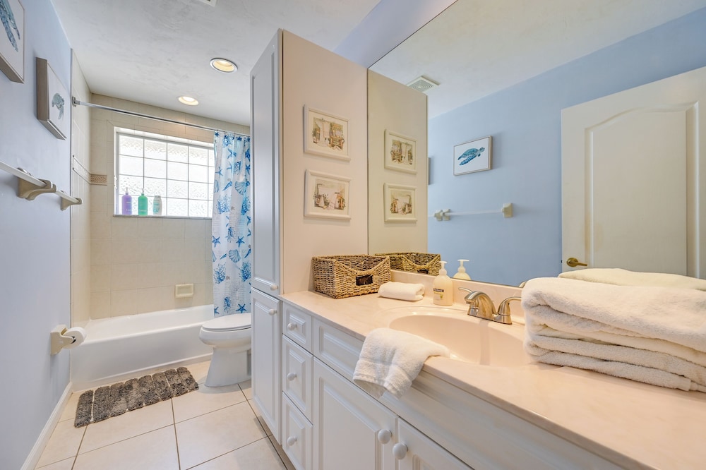 2 Mi to Beach: Naples Home w/ Pool!